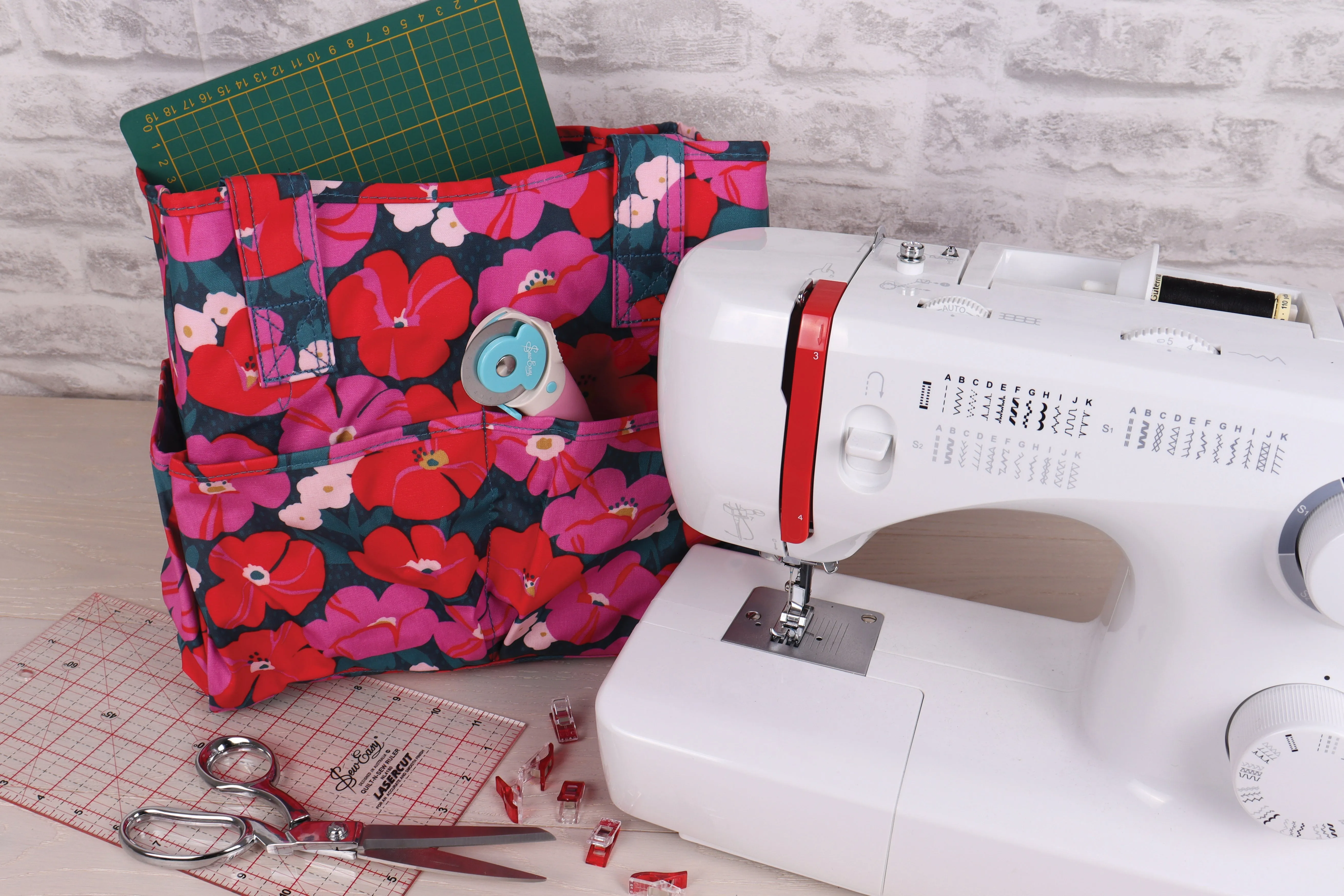 Hobby Gift: Craft Bag: Matt PVC: Modern Floral: Item size: (d/w/h) 13 x 36 x 31cm.
